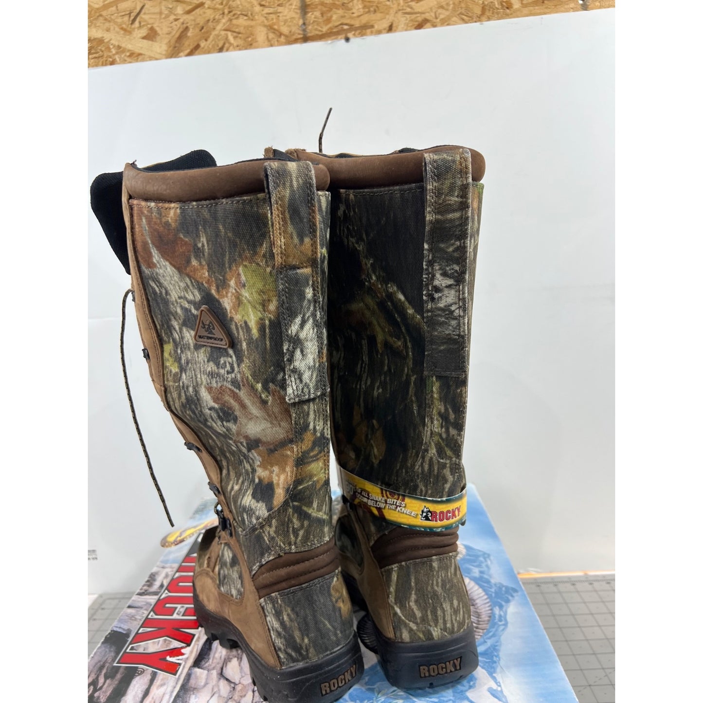 Rocky Prolight Snakeproof Boots Men’s Size Sz. 8 Waterproof Camo Hunting New