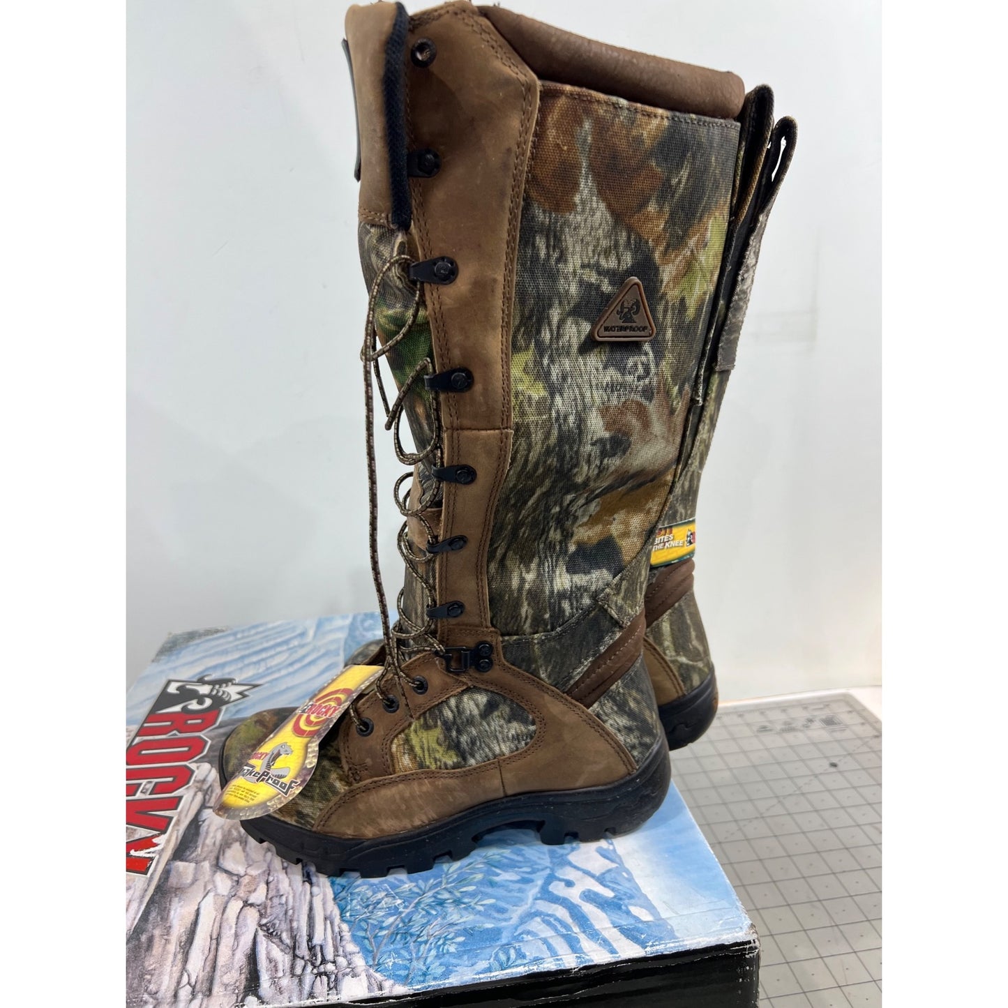 Rocky Prolight Snakeproof Boots Men’s Size Sz. 8 Waterproof Camo Hunting New