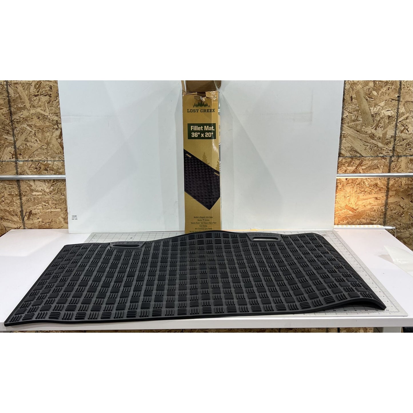Lost Creek 36" X 20" Fillet Mat With Magnetic Knife Holder & Non-Slip Surface For Easy Cleanup