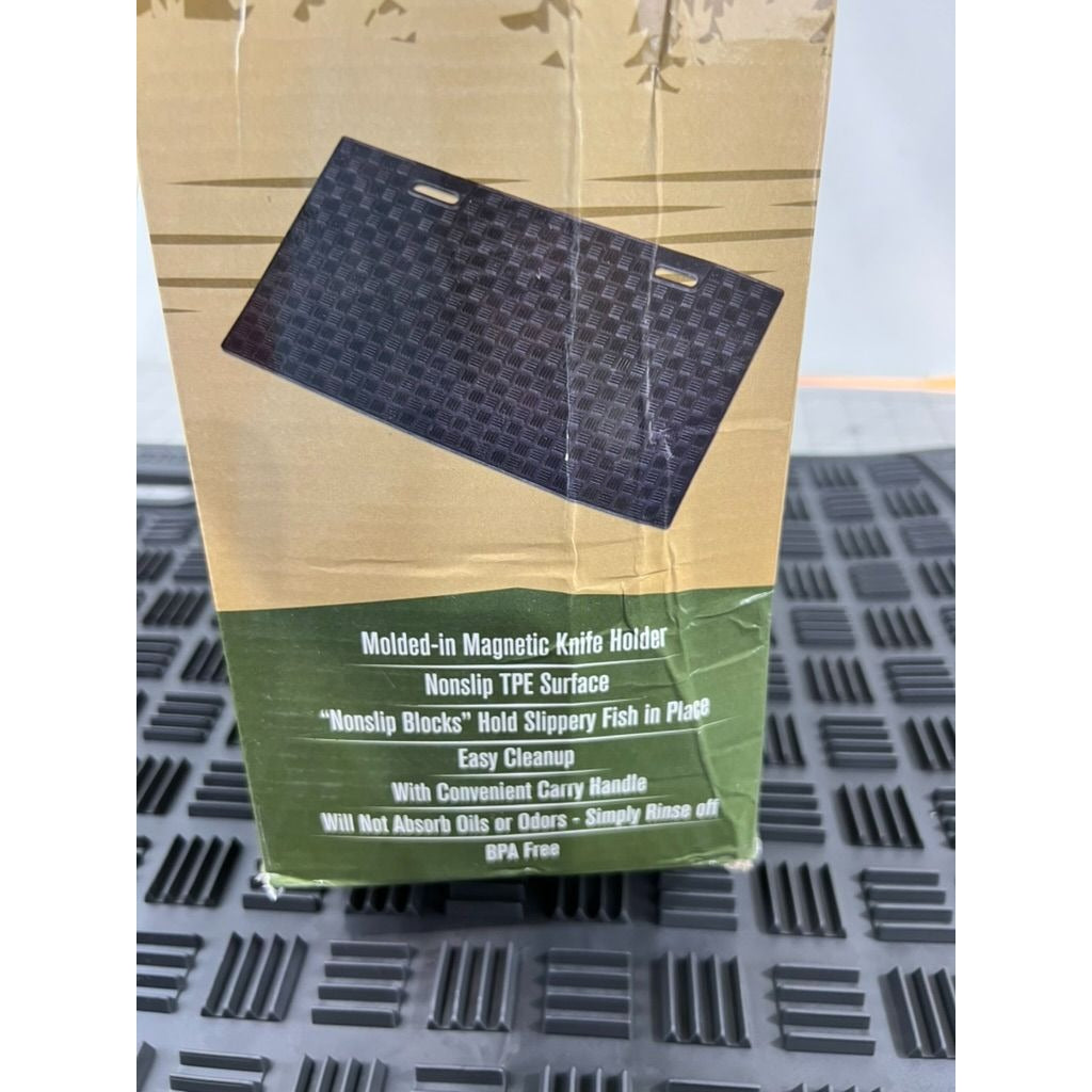 Lost Creek 36" X 20" Fillet Mat With Magnetic Knife Holder & Non-Slip Surface For Easy Cleanup