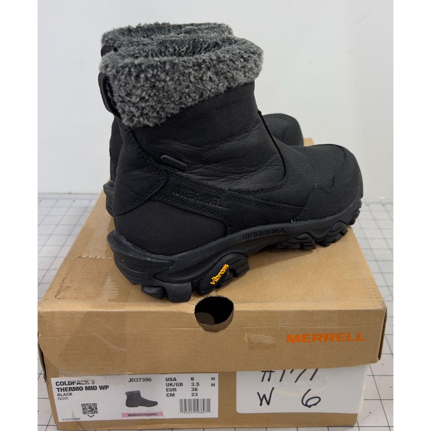 Merrell Coldpack 3 Thermo Mid Zip Waterproof Women's Shoes Black  Sz. 6 Leather