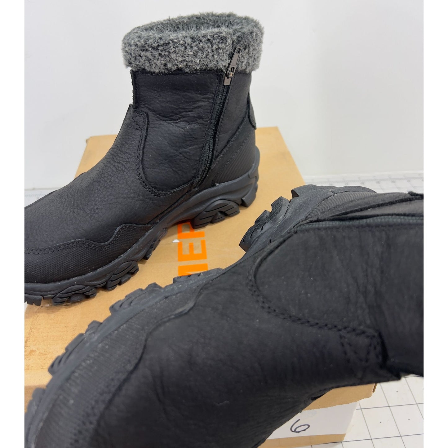 Merrell Coldpack 3 Thermo Mid Zip Waterproof Women's Shoes Black  Sz. 6 Leather