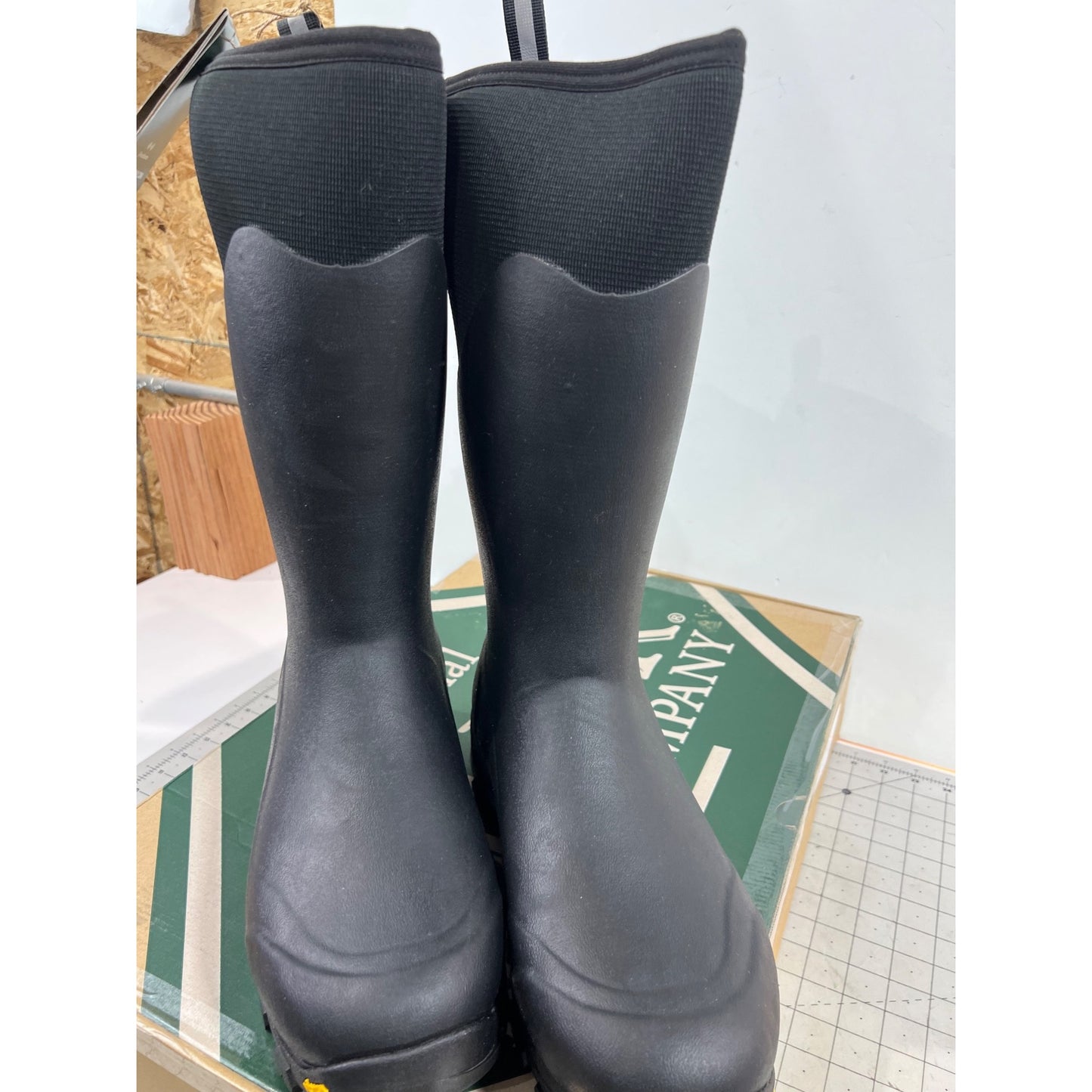 Muck Boots Men’s ‘Arctic Ice Tall' Wellingtons in Black | Size: 9 New