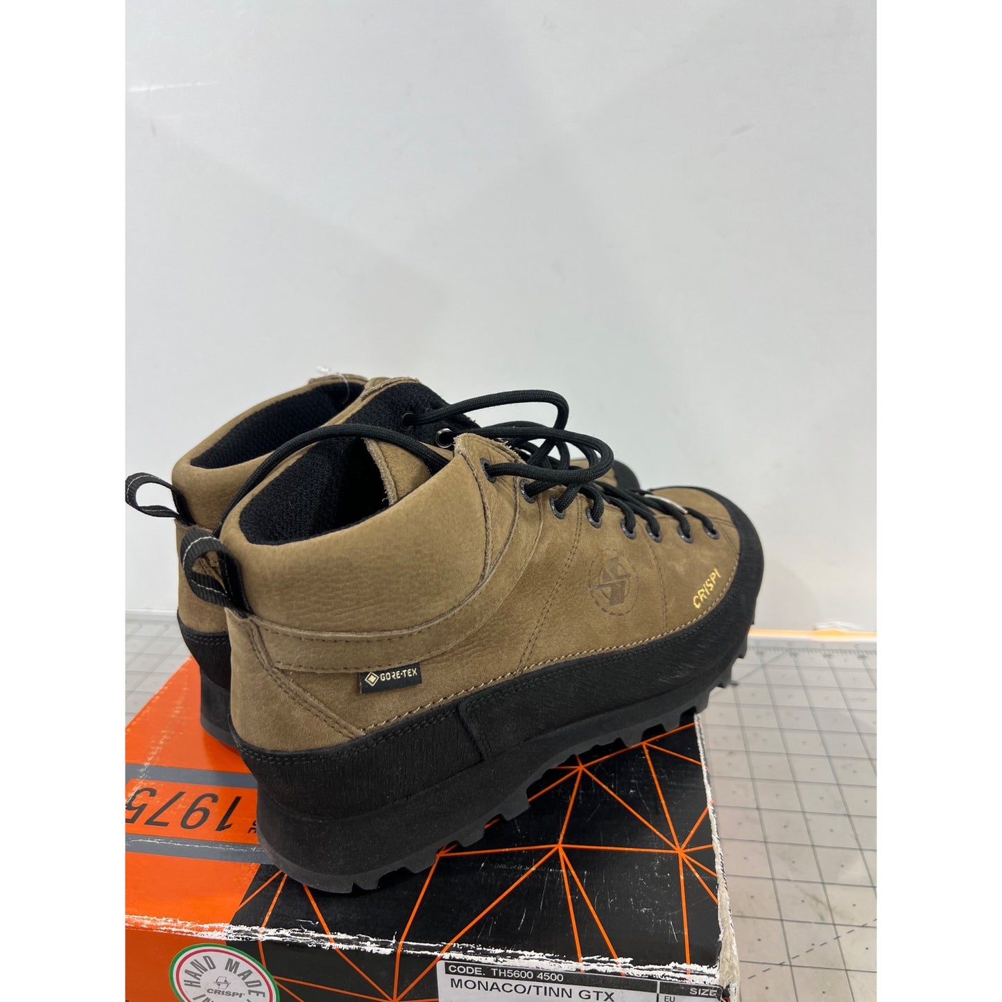 Crispi Men's Monaco GTX Mid Hiking Boots - Hazelnut Sz. 9 New