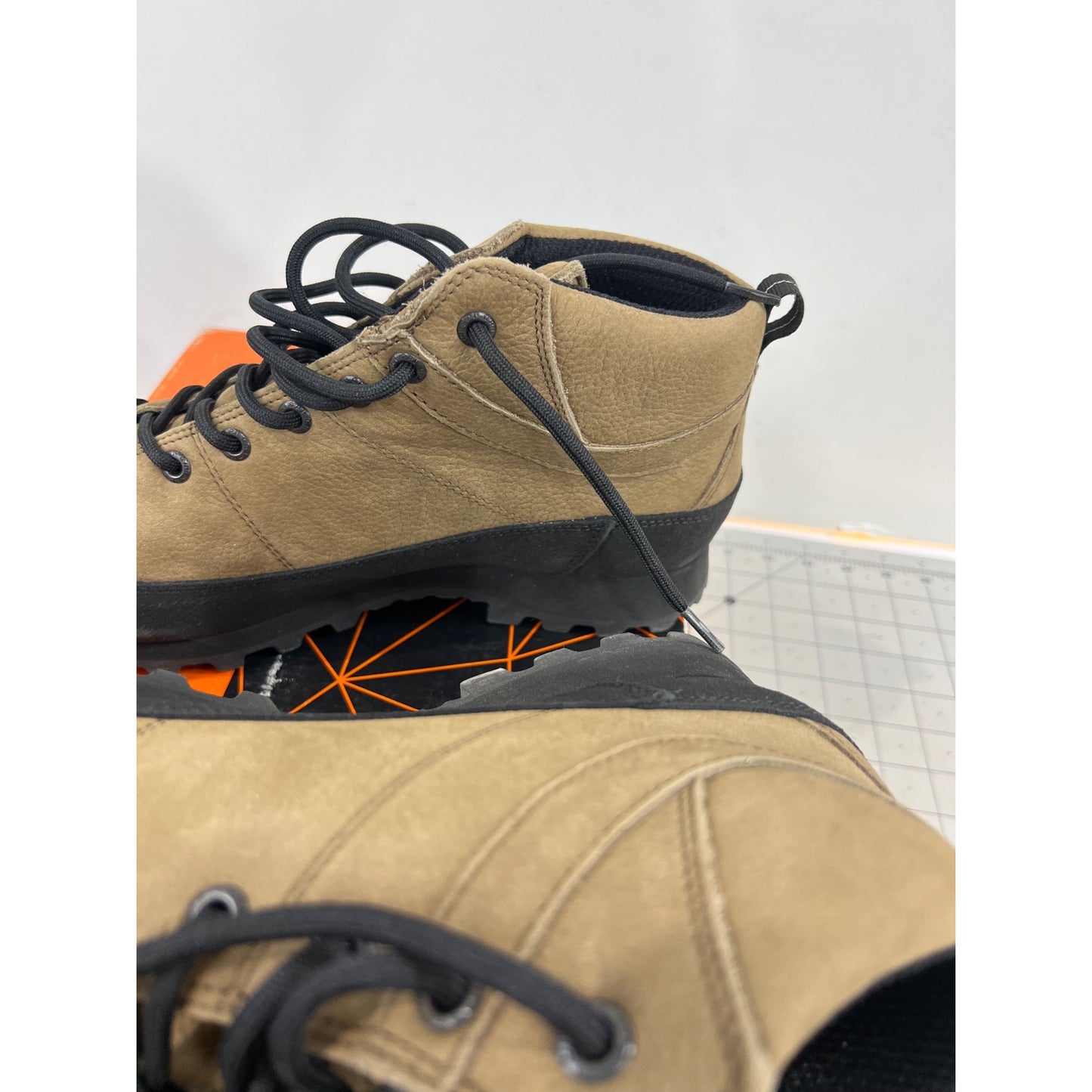 Crispi Men's Monaco GTX Mid Hiking Boots - Hazelnut Sz. 9 New