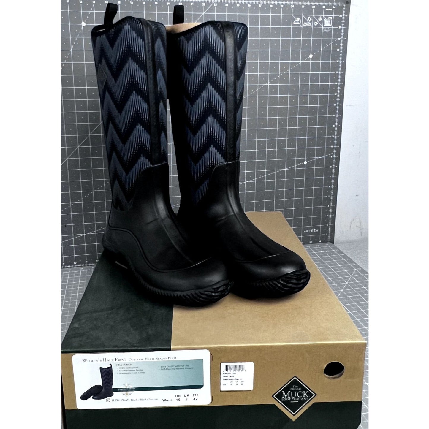 MUCK Boots Women's Hale Print 10 US 42 EU Multi Season Fuzzy Herringbone New