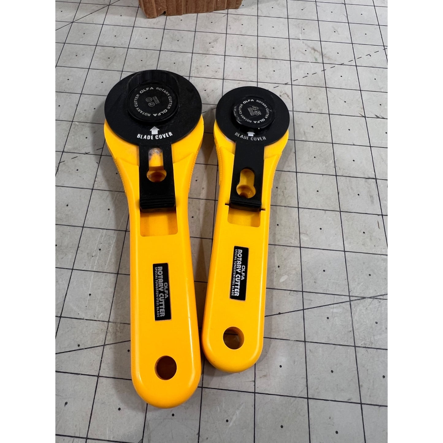 Olfa Rotary Cutter Set 45mm & 60mm Tungsten Steel Blades Yellow/Black pair