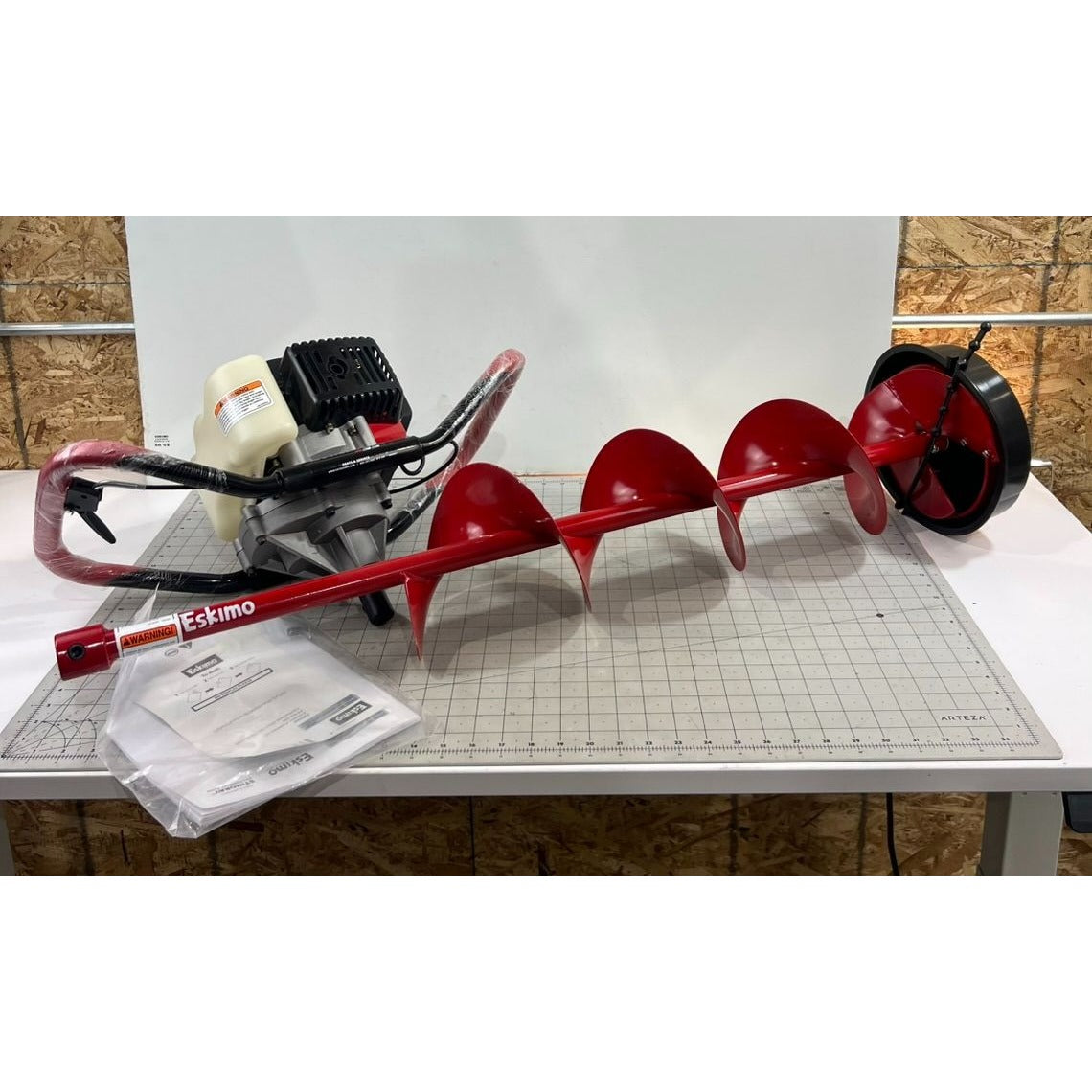 Eskimo Stingray Gas Power Ice Fishing Auger 8” New  33cc