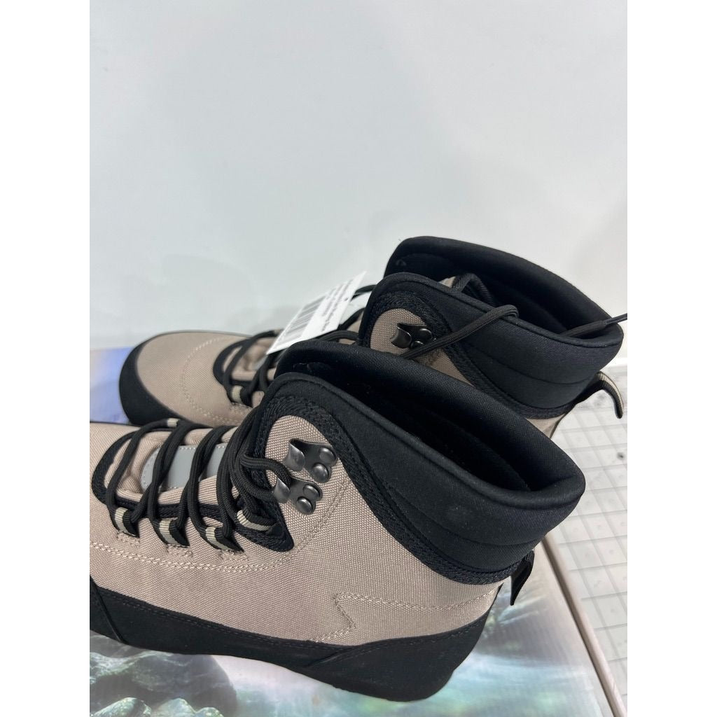 Caddis Northern Guide Ultra Lite Wading Shoes Men’s Size 8 Tan & Black With Box