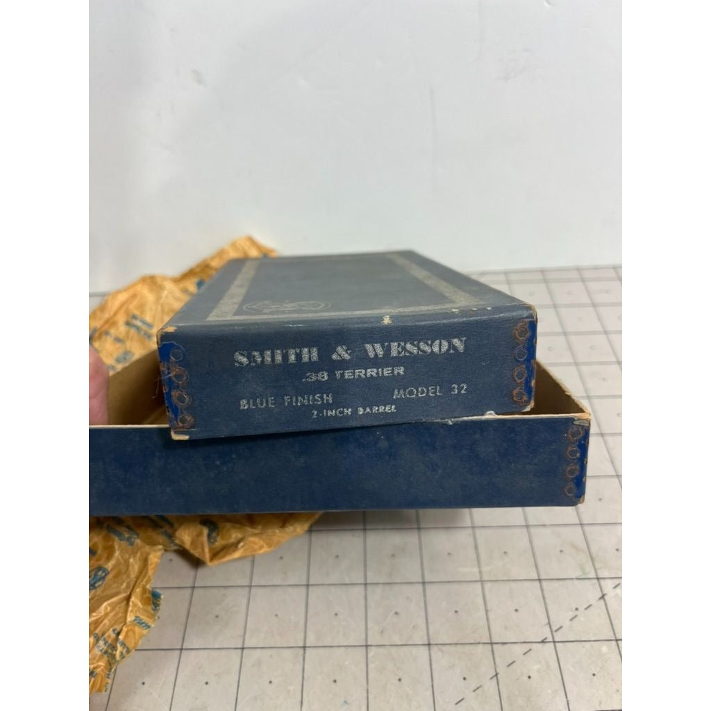 Smith & Wesson Model 32 Terrier Box Paper & Cleaning Rod 1955 Vintage Box Only
