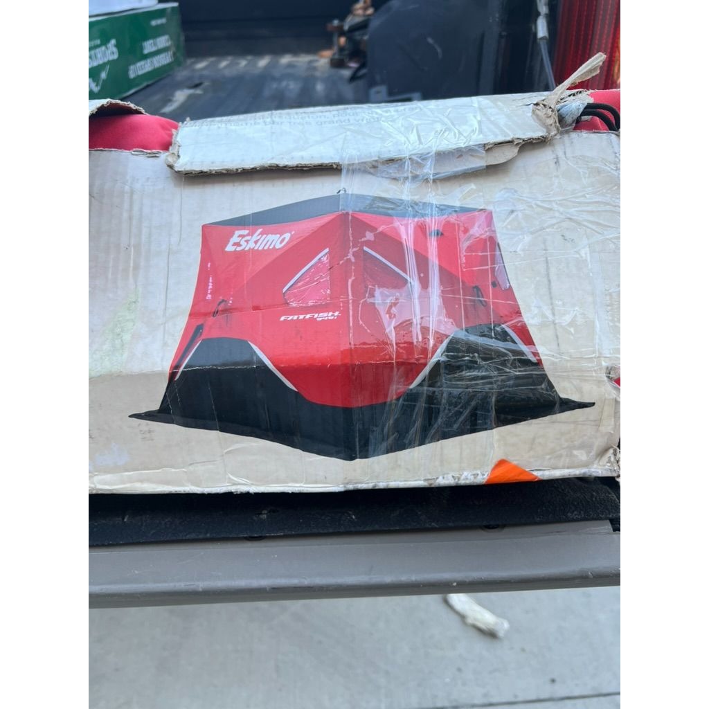 Eskimo Fatfish 949i Insulated Hub Ice Fishing Shelter - Red
