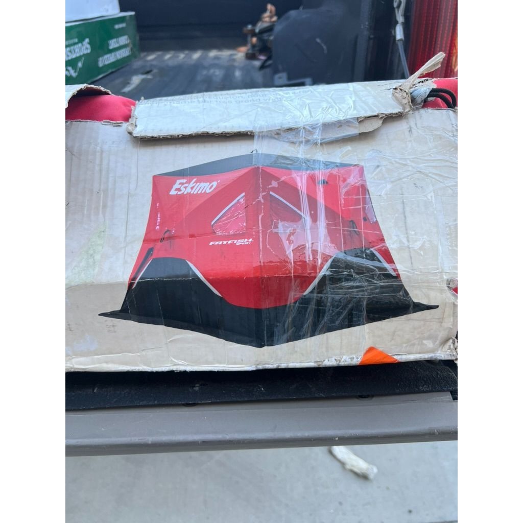 Eskimo Fatfish 949i Insulated Hub Ice Fishing Shelter - Red