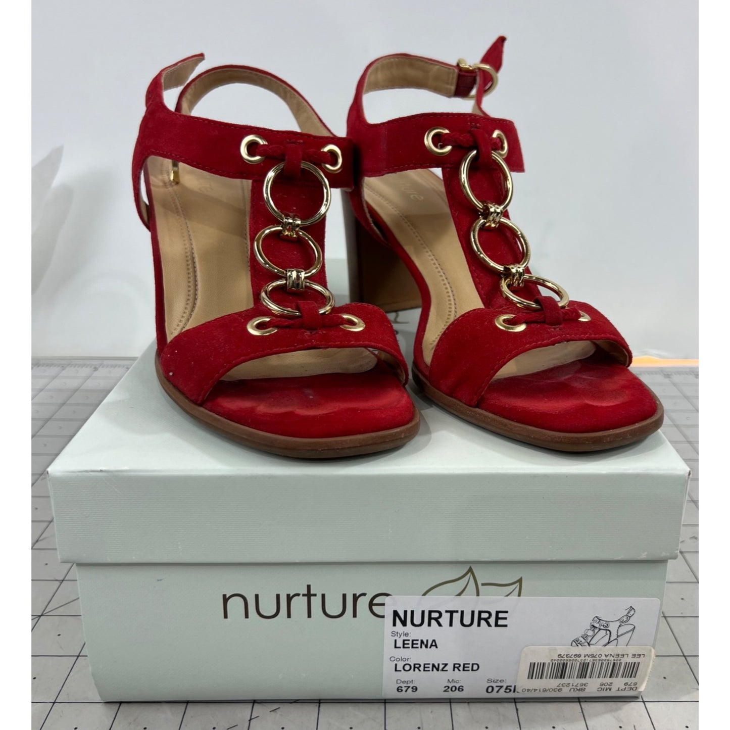 Nurture Leena Red Suede Block Heel Sandals w/Gold Chain Detail Size 7.5