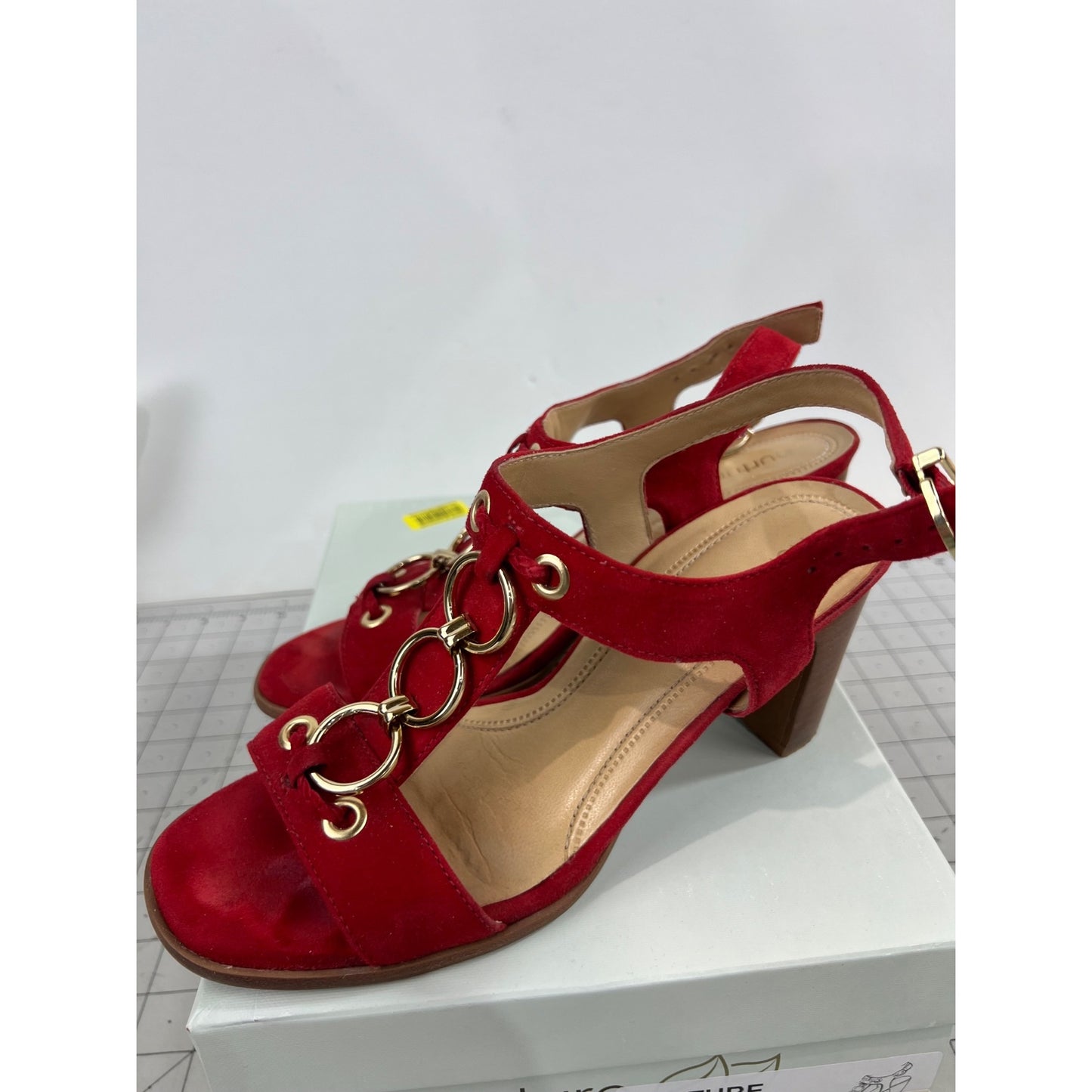 Nurture Leena Red Suede Block Heel Sandals w/Gold Chain Detail Size 7.5