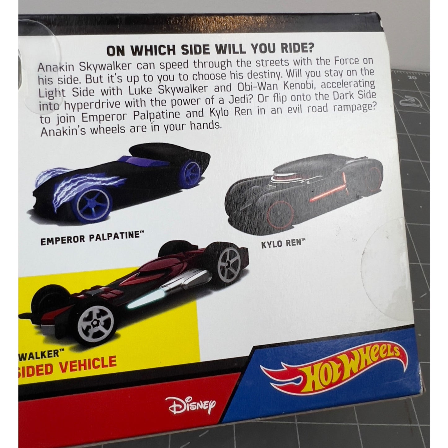 Star Wars Hot Wheels Light Side Vs. Dark Side 5-Pack 2-Sided Vehicle Anakin Obi-Wan Kylo