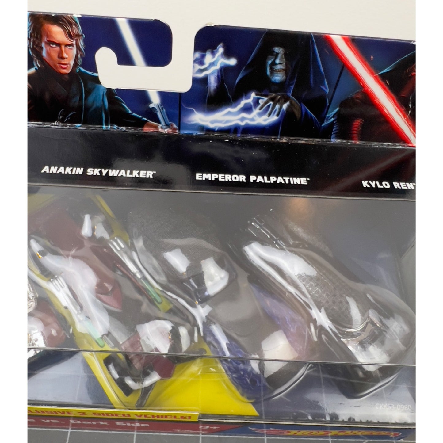 Star Wars Hot Wheels Light Side Vs. Dark Side 5-Pack 2-Sided Vehicle Anakin Obi-Wan Kylo
