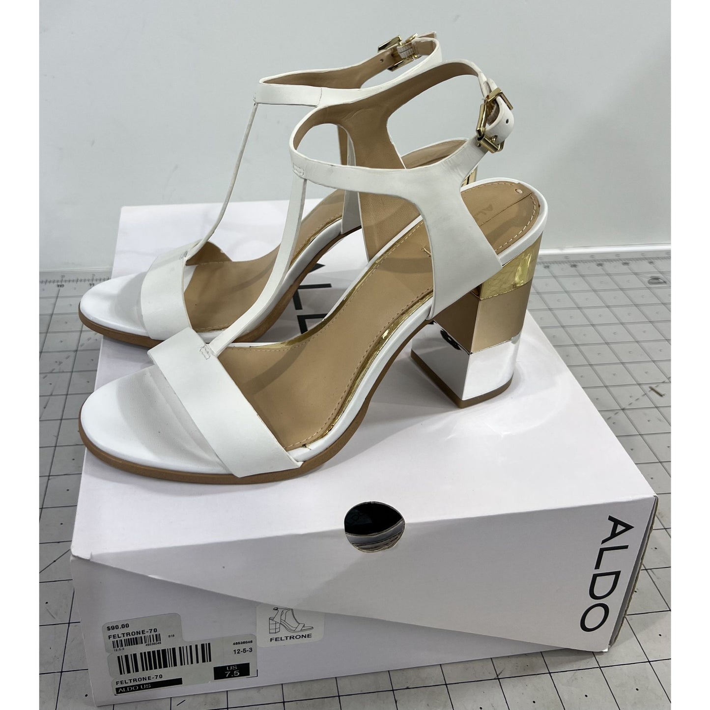 Aldo Women's Feltone-70 White Heeled Sandals Gold Accent Sz 7.5 With Box