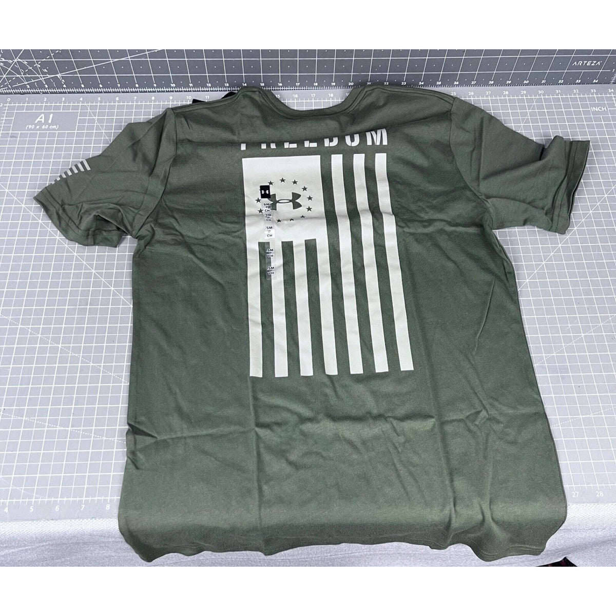 Men's Under Armour Freedom Flag Logo Tactical T-Shirt NEW Size S