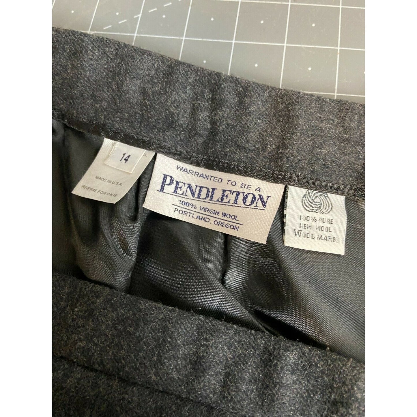 Pendleton Women's Skirt Suite 100% Virgin Wool Gray Skirt & Blazer Sz. 14 B45#2