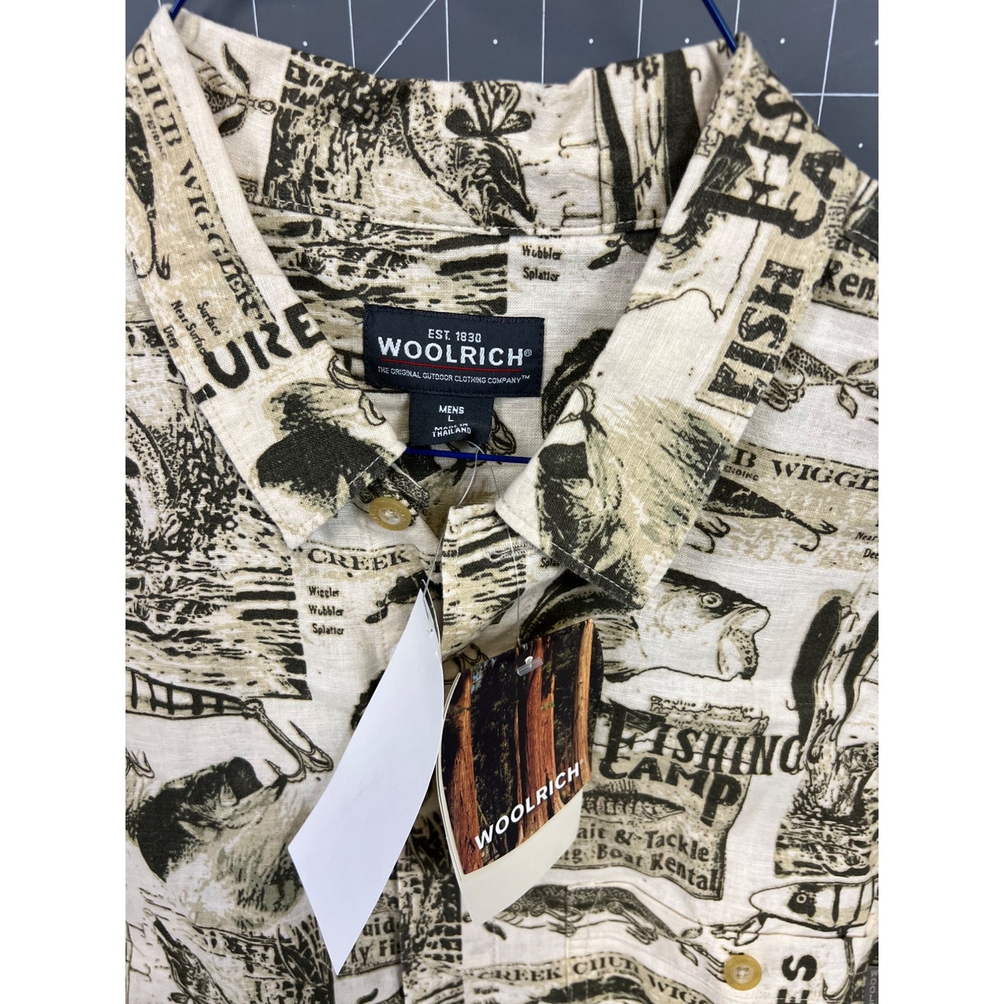 Men’s Woolrich Short Sleeve Shirt Fishing Print Beige Size L NWT NOS