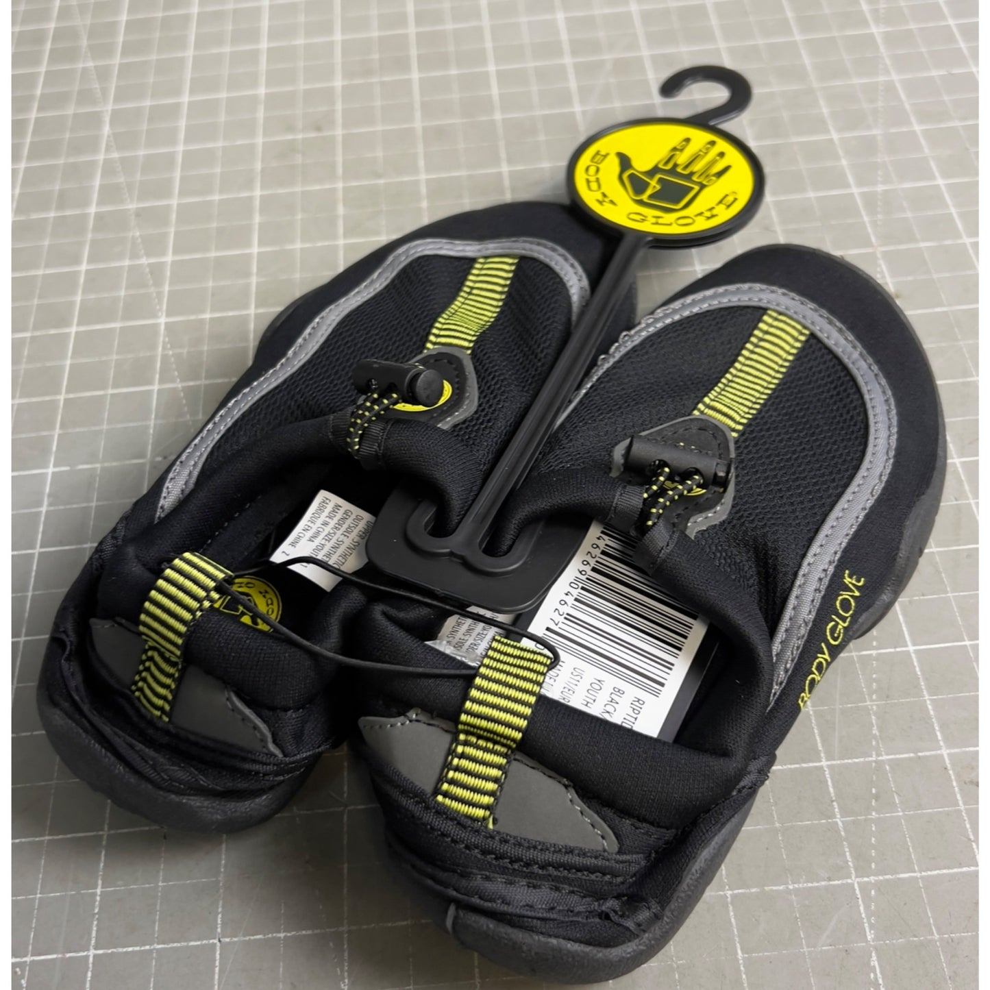 Body Glove Riptide III Boys Size 11 Water Shoes Black/Yellow