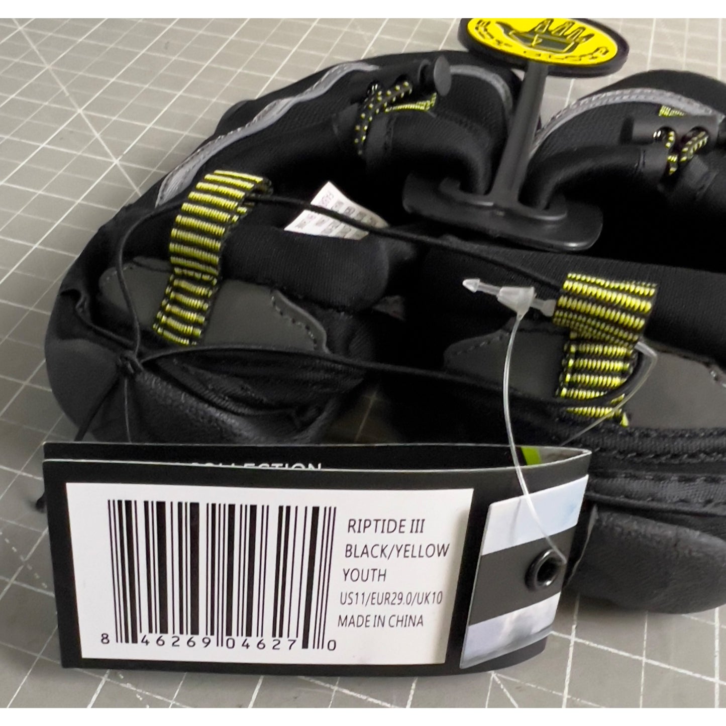 Body Glove Riptide III Boys Size 11 Water Shoes Black/Yellow