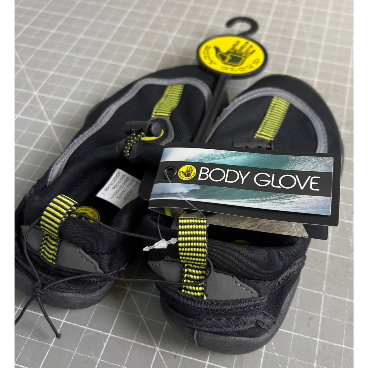 Body Glove Riptide III Boys Size 11 Water Shoes Black/Yellow