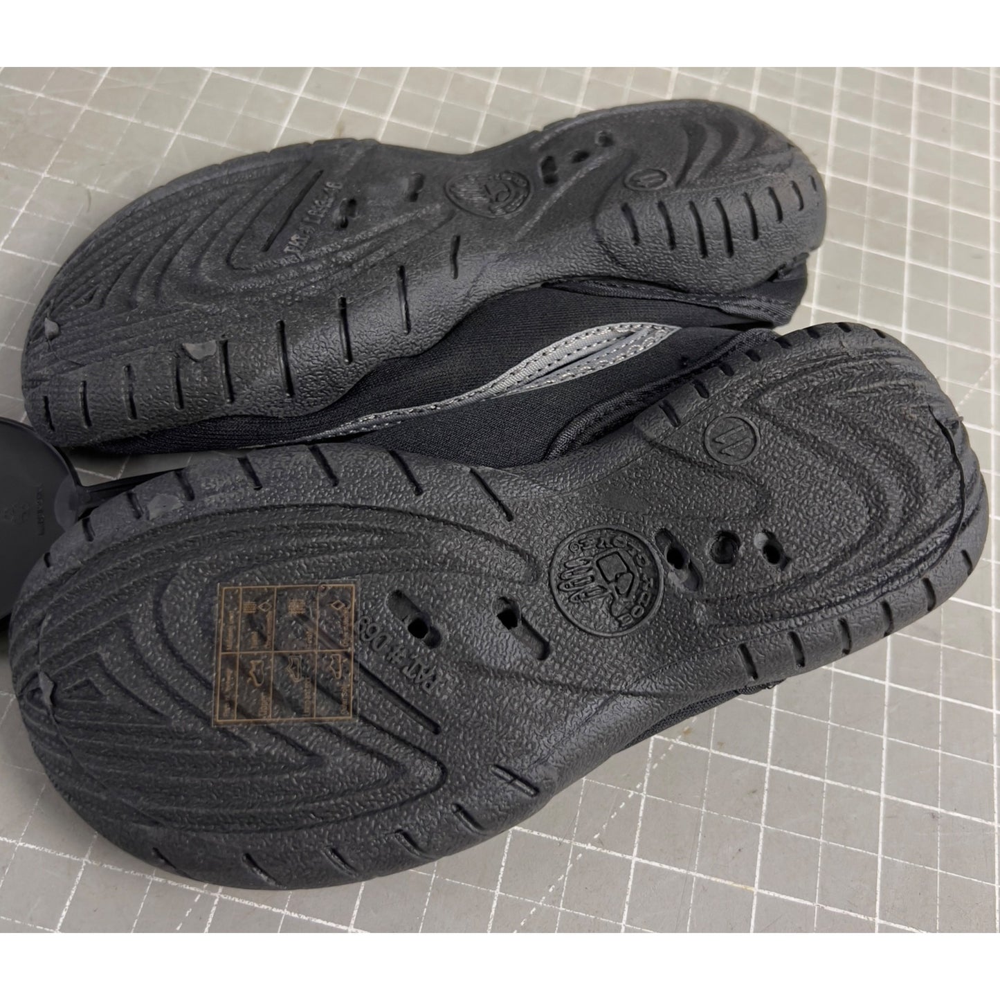 Body Glove Riptide III Boys Size 11 Water Shoes Black/Yellow