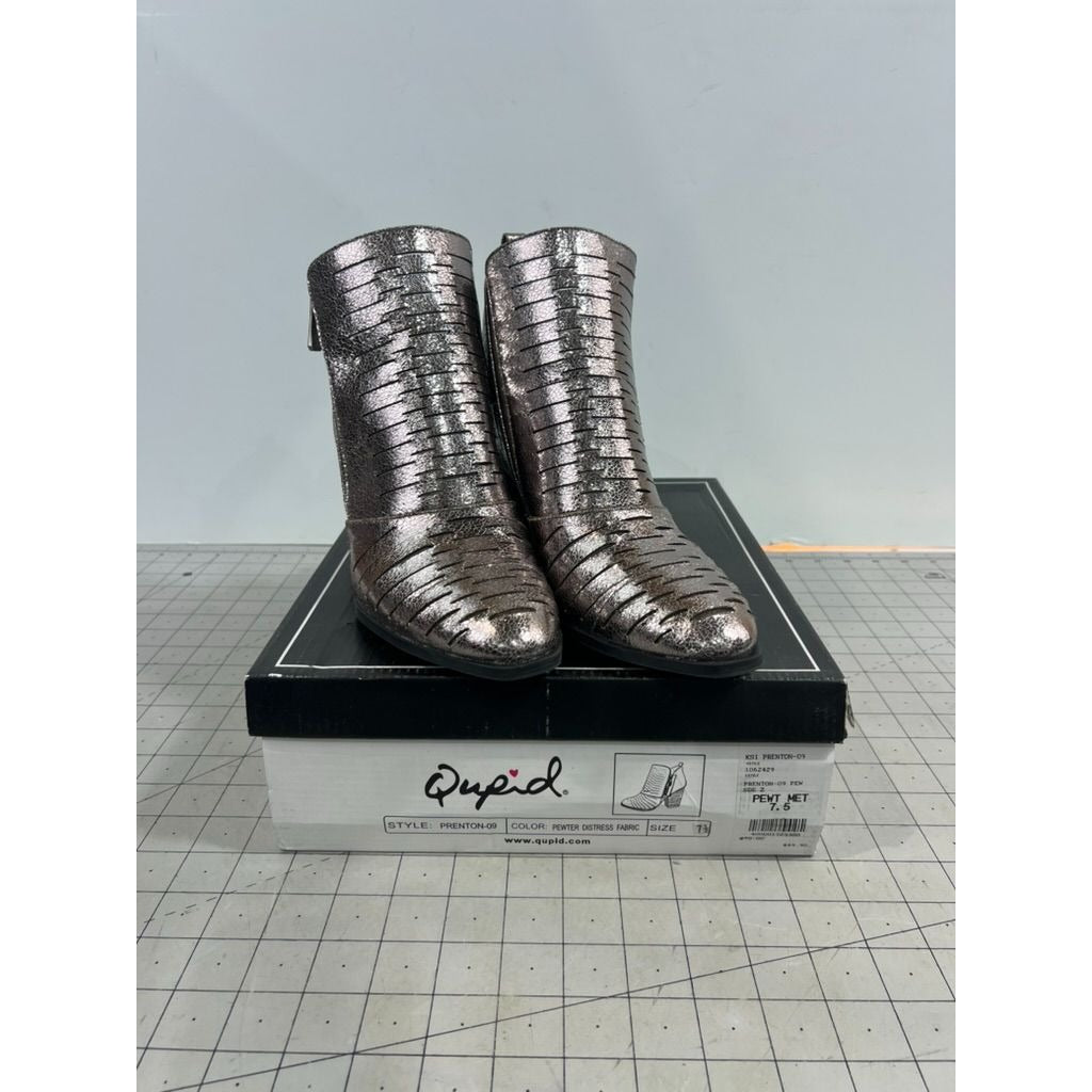 Qupid Pewter Metallic Distressed Ankle Boots Women’s  7.5 Block Heel Zip Closure