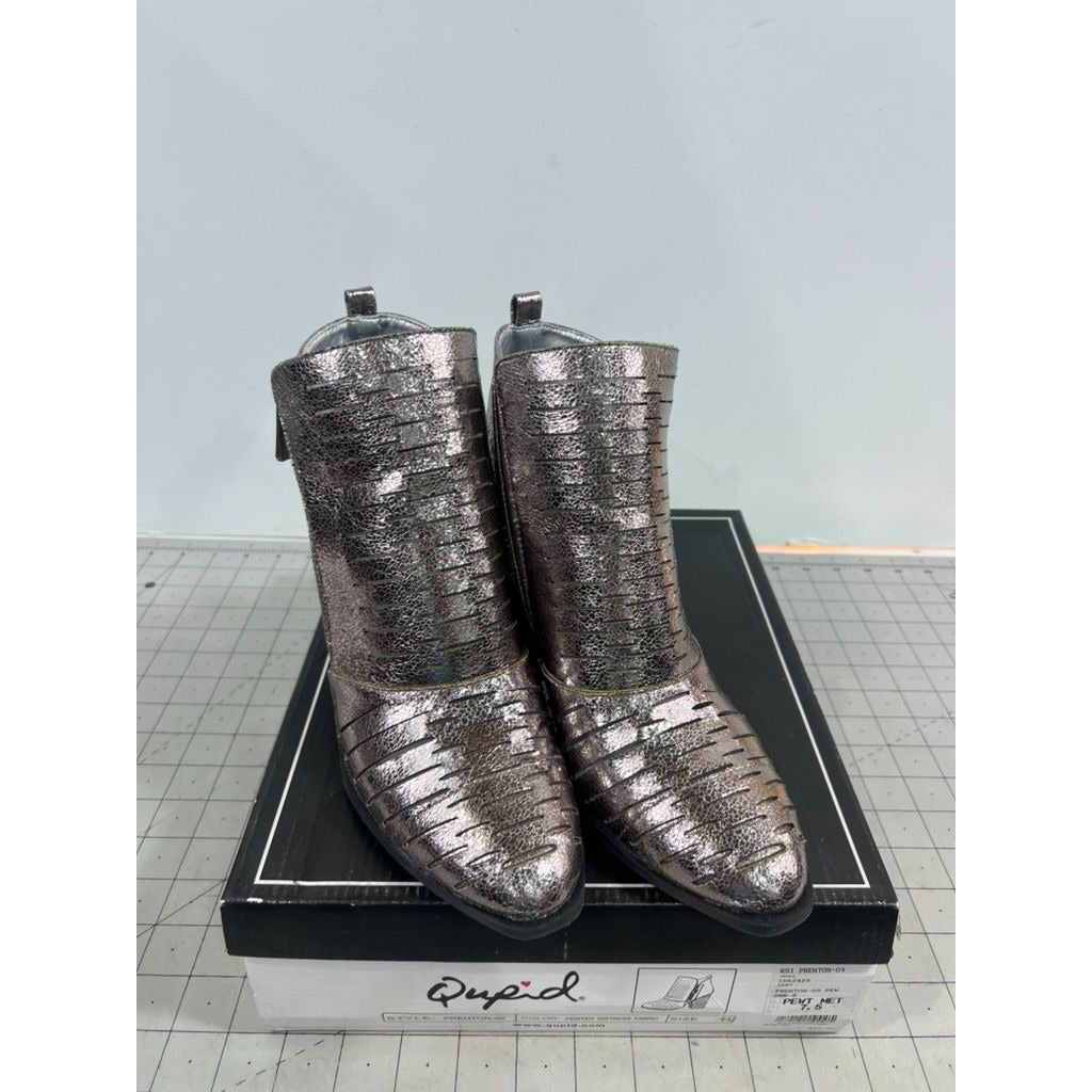 Qupid Pewter Metallic Distressed Ankle Boots Women’s  7.5 Block Heel Zip Closure