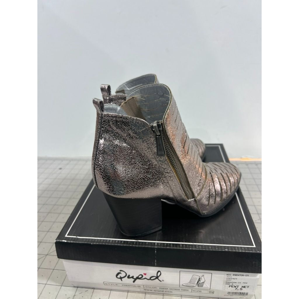 Qupid Pewter Metallic Distressed Ankle Boots Women’s  7.5 Block Heel Zip Closure
