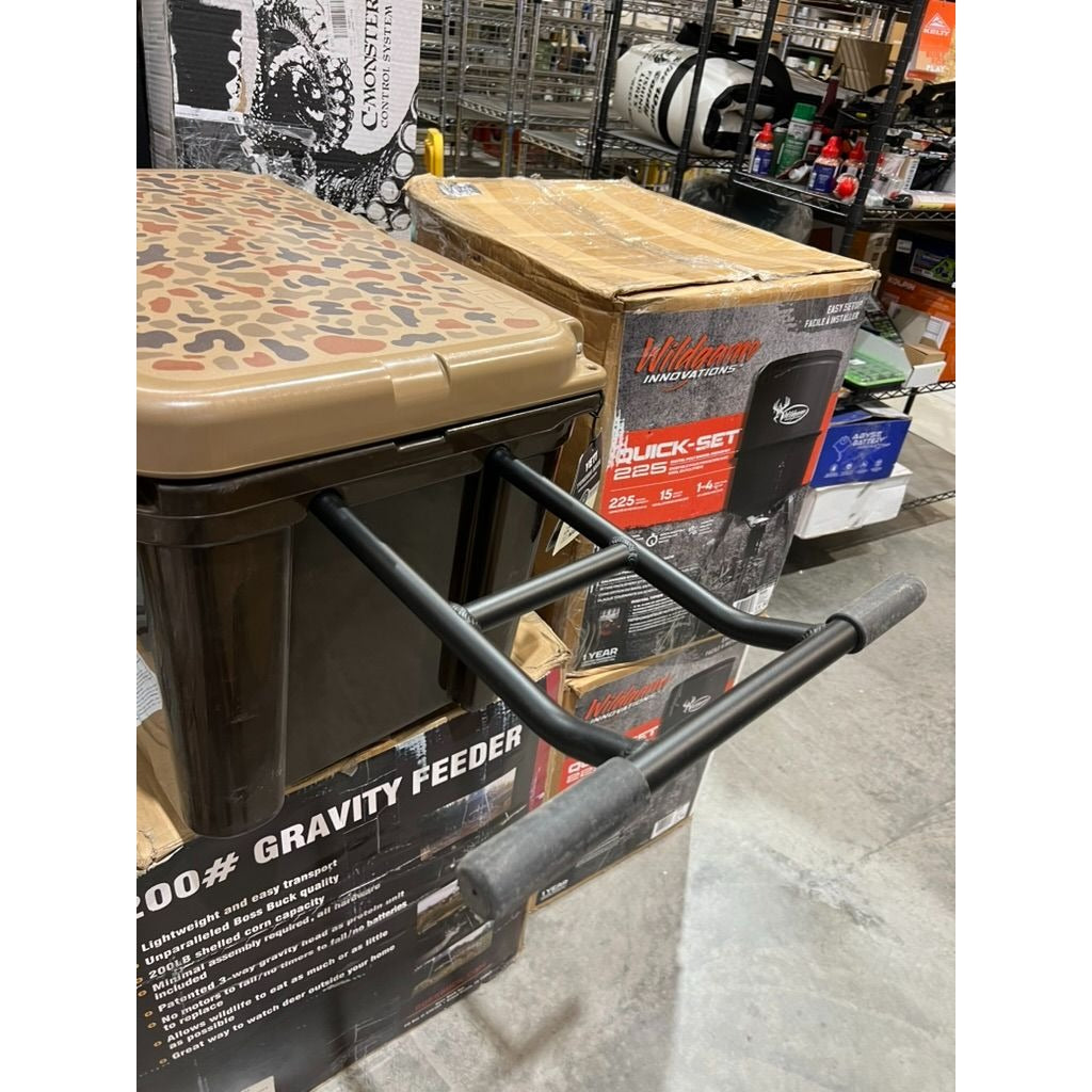 YETI Tundra Wetlands Haul Wheeled Cooler New Display Model Frogskin~~