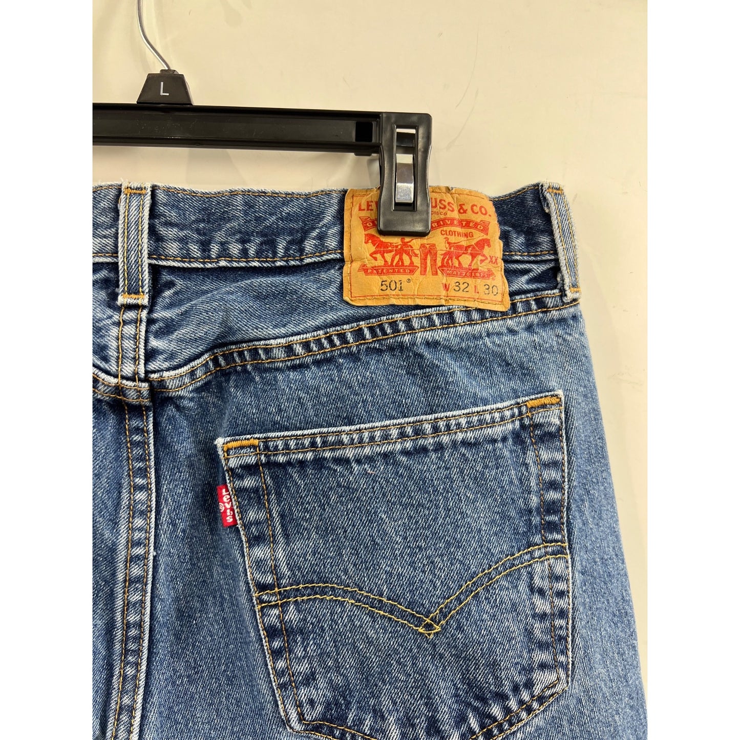 Levi’s 501 Blue Denim Jeans 32x30 Straight Fit Button Fly Naturally Worn