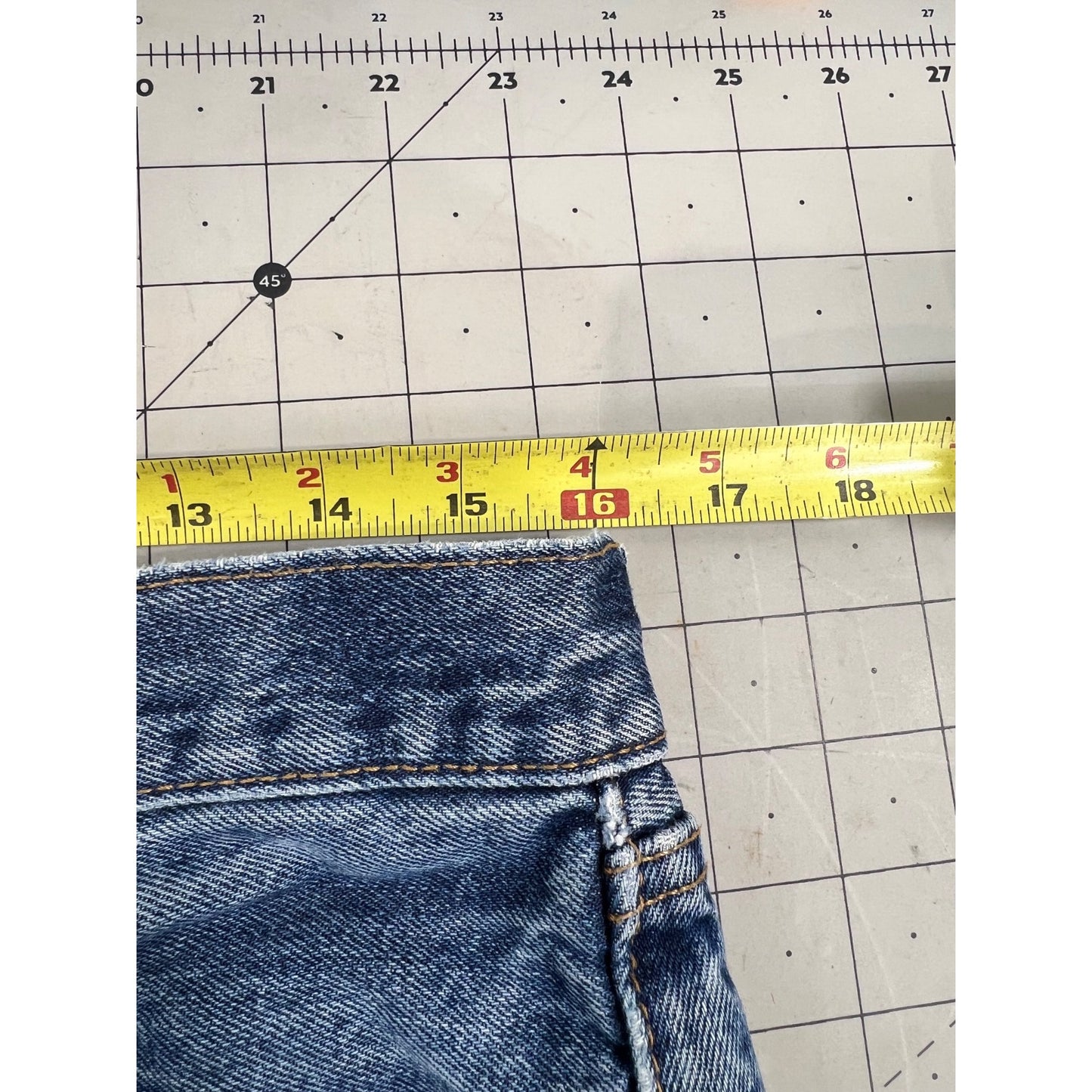 Levi’s 501 Blue Denim Jeans 32x30 Straight Fit Button Fly Naturally Worn