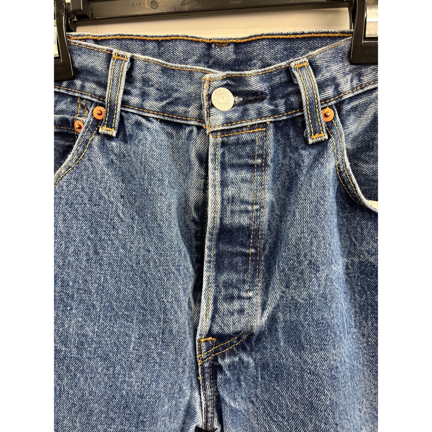 Levi’s 501 Blue Denim Jeans 32x30 Straight Fit Button Fly Naturally Worn