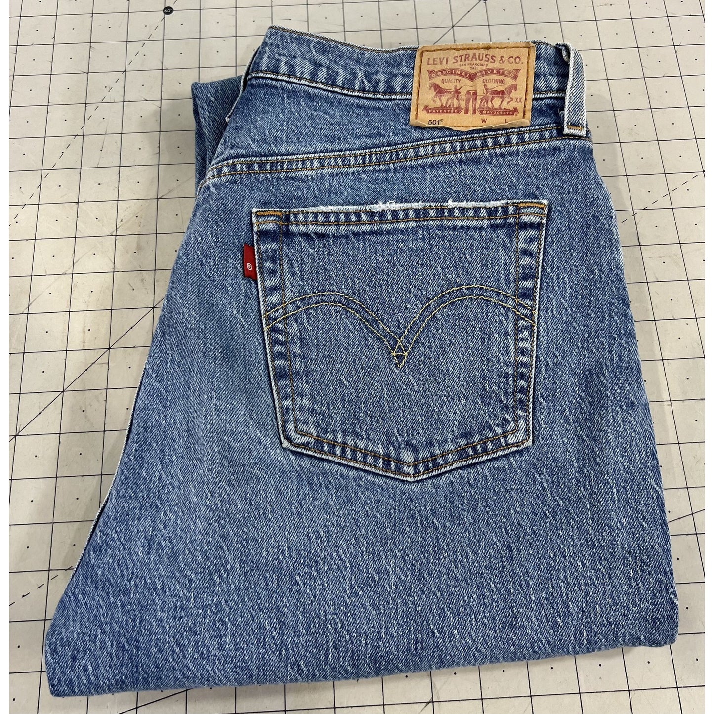 Levi's 501's Men's Naturally  Distressed Jeans W30 L32 Button Fly Denim