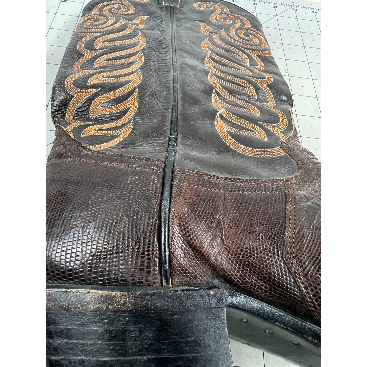 Brown Lizard Skin Western Cowboy Boots Intricate Stitching Design Men’s Sz. 12