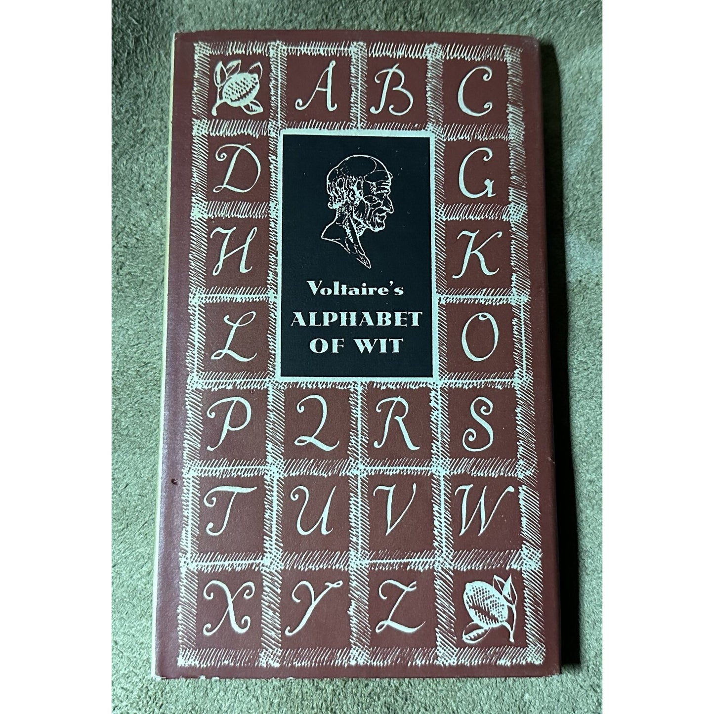 Voltaires Alphabet Of Wit 1955 HC w/DJ Peter Pauper Press Ed. Paul McPharlin