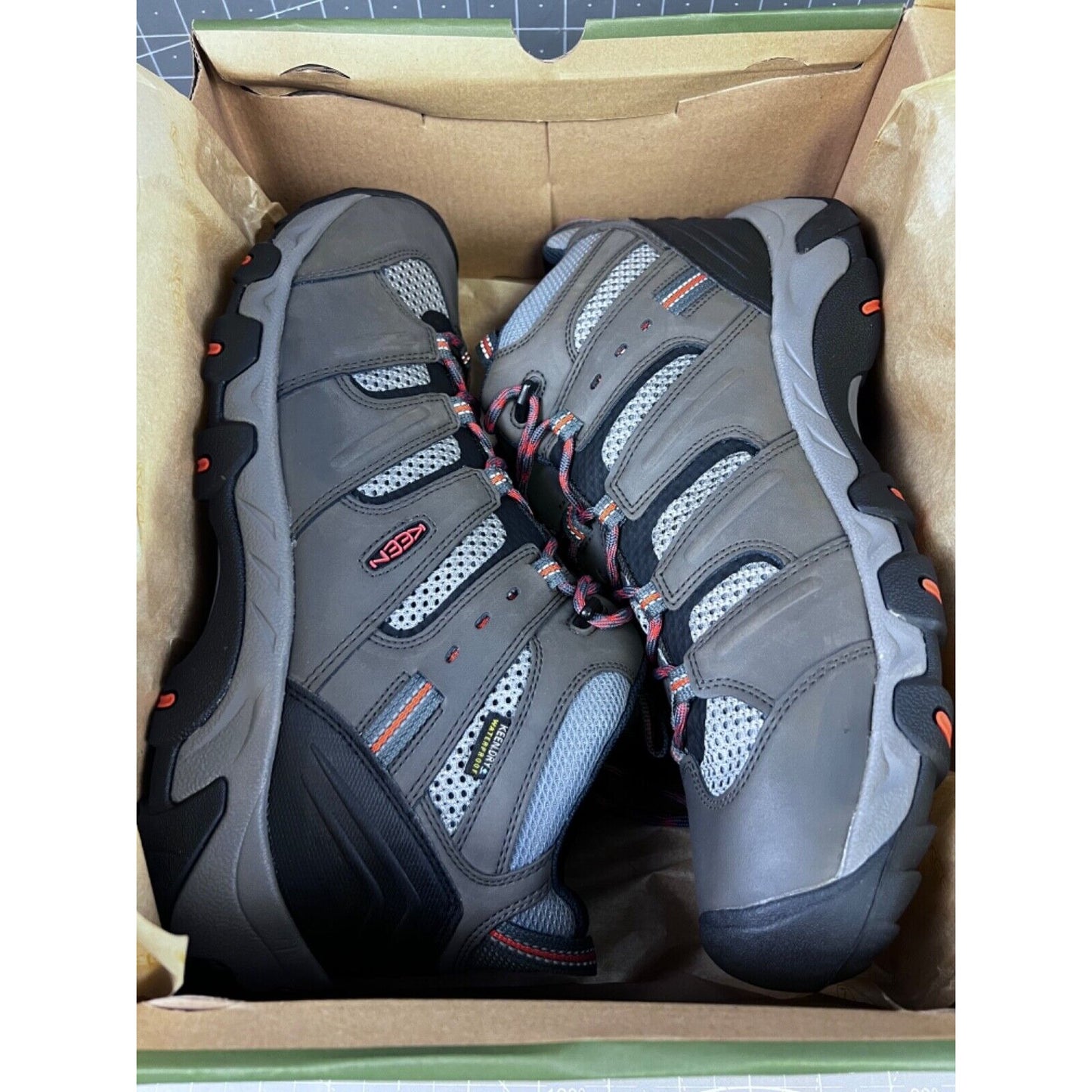 KEEN Koven Mid WP Hiking Outdoor Shoes Gray/Red Men’s Sz. 13 NIB New