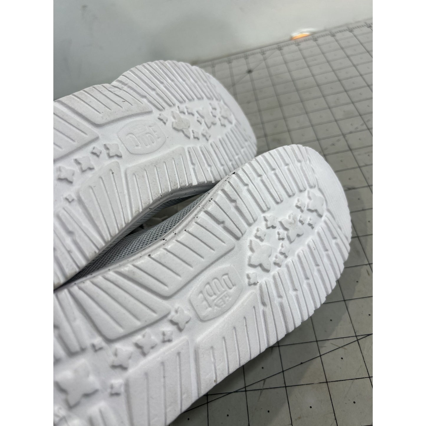 Hey Dude Women’s Wendy Stretch Sox Shoes Stone White Sz. 6 New