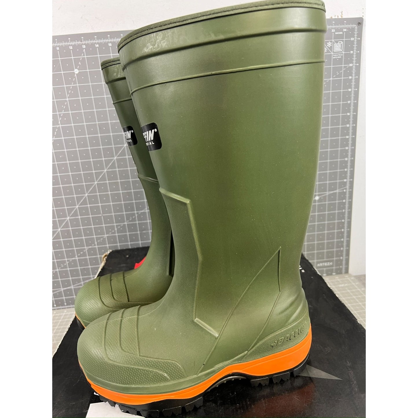 Baffin Icebear Snow Boots Men's Size 7 NEW ~~