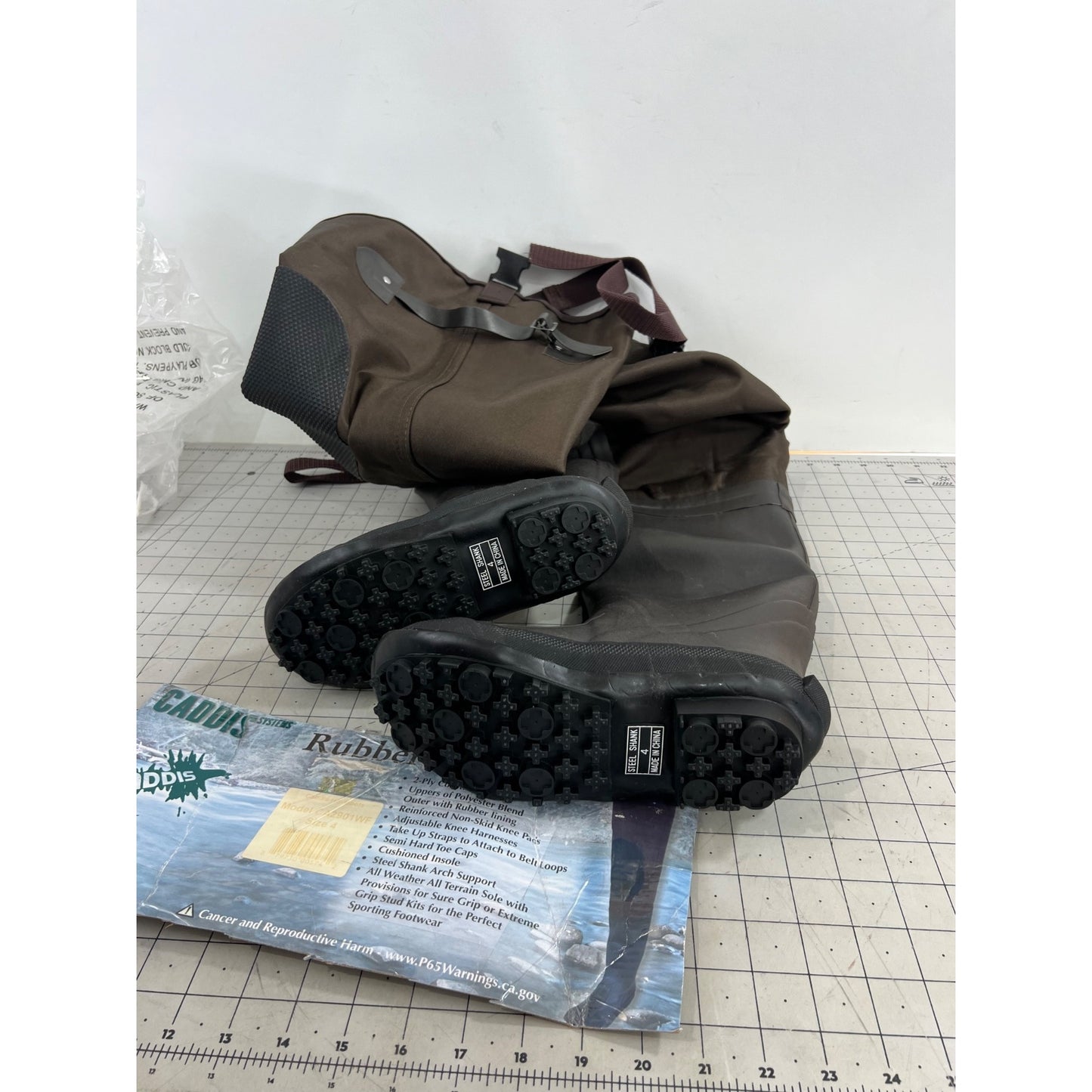 Caddis Men's Rubber Knee Harness Hip Waders - Brown Sz. 4 CA2901WF