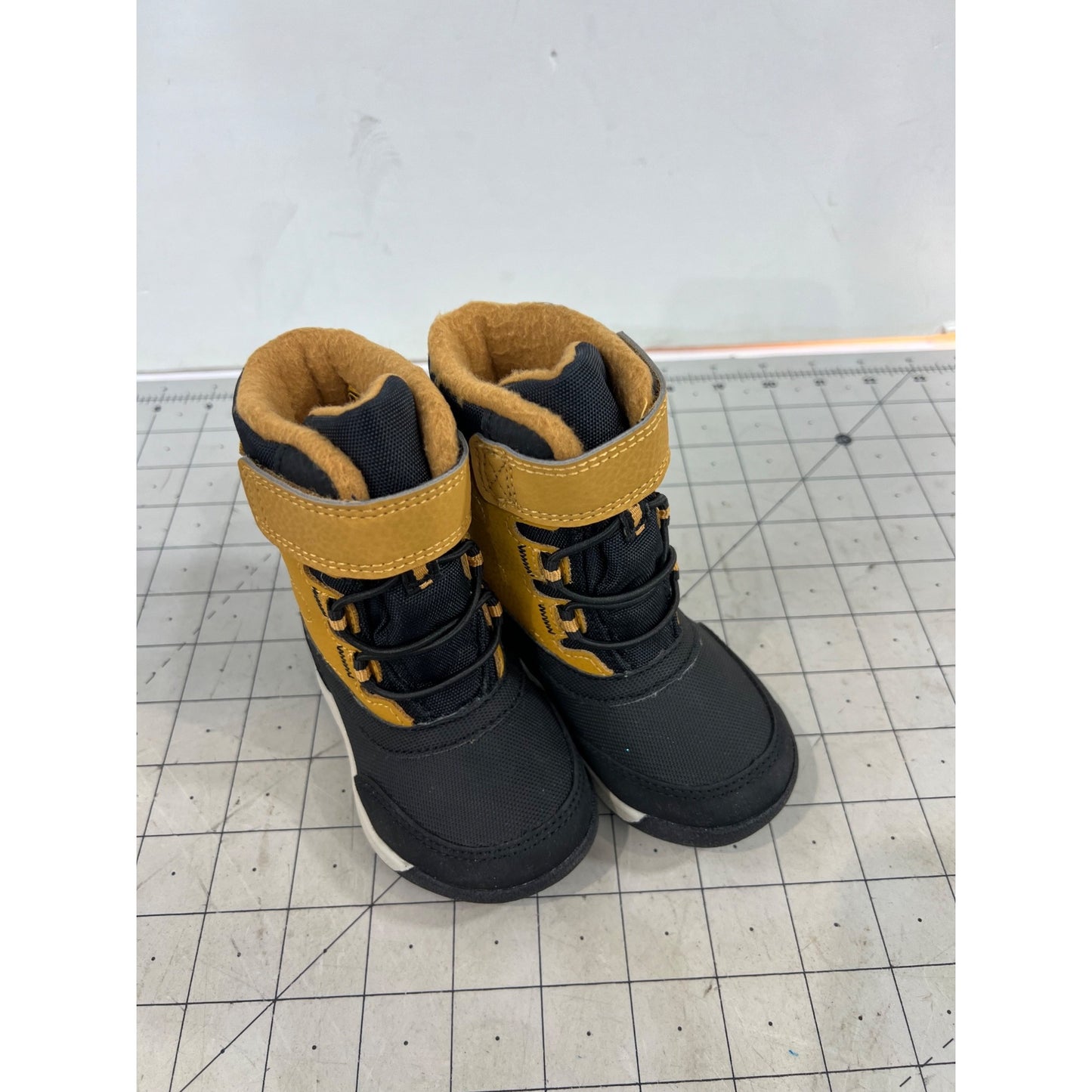 Merrell Kids (toddler) Waterproof Winter Boots Size 4 M Black/Tan Leather
