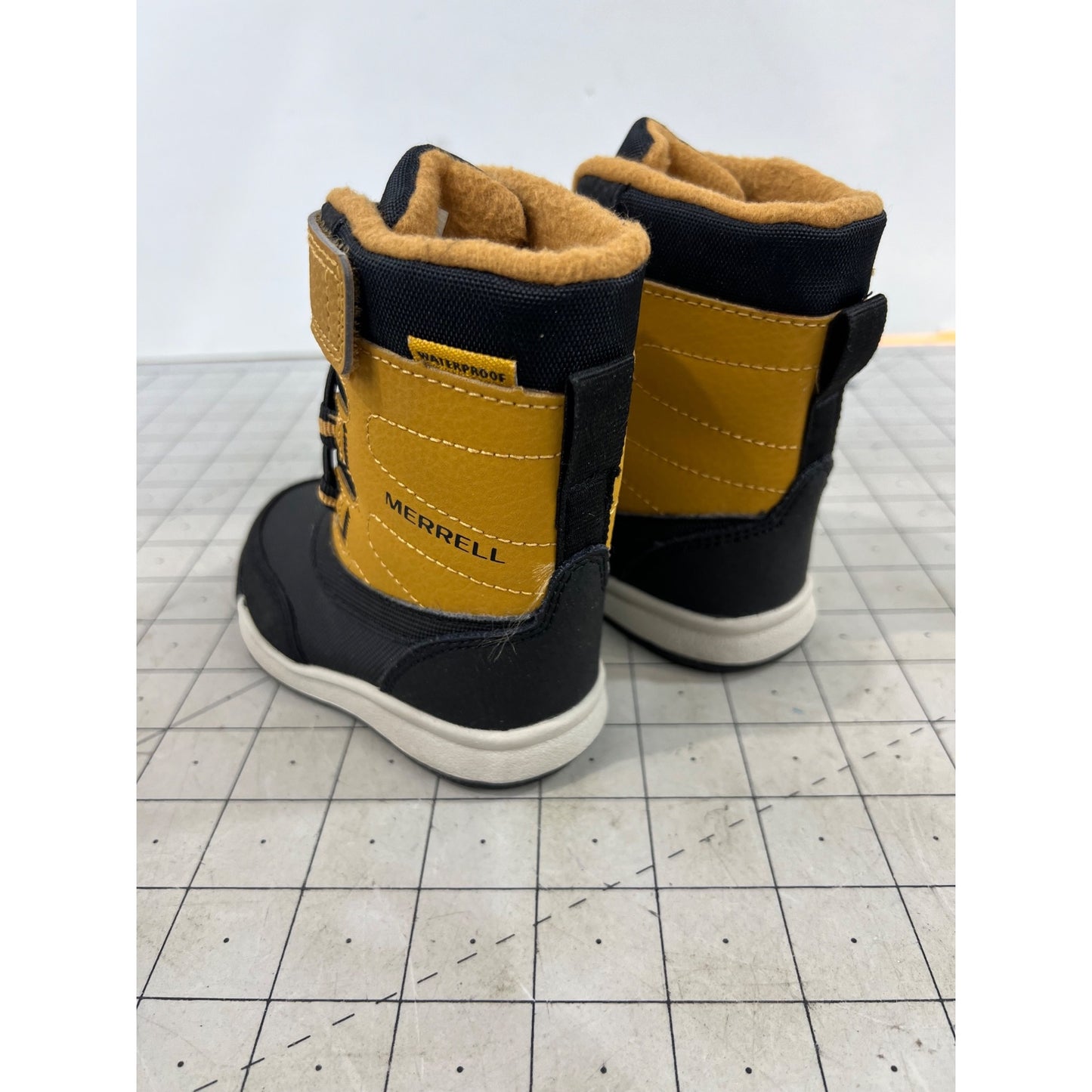 Merrell Kids (toddler) Waterproof Winter Boots Size 4 M Black/Tan Leather