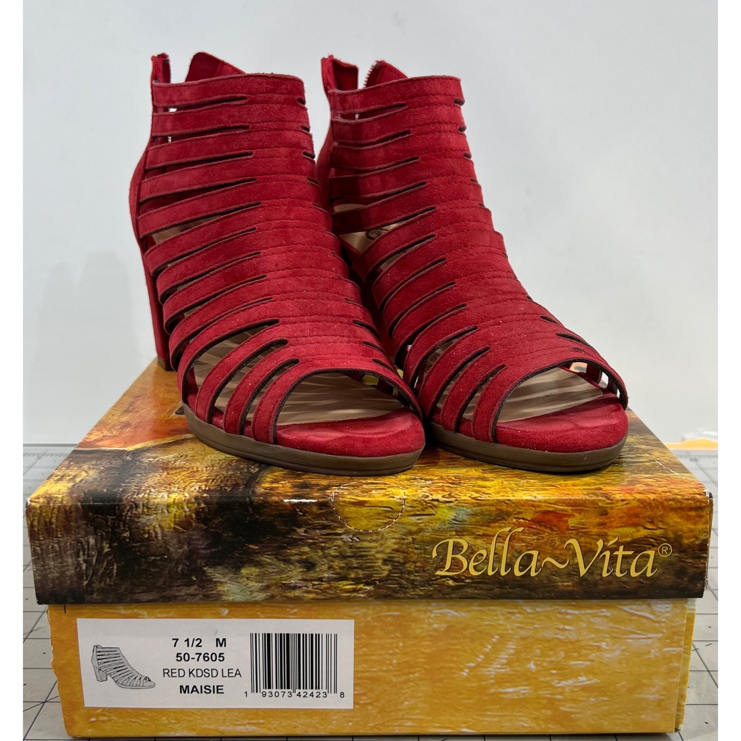 Bella Vita Maisie Red Suede Strappy Open-Toe Block Heel Sandals 7.5M