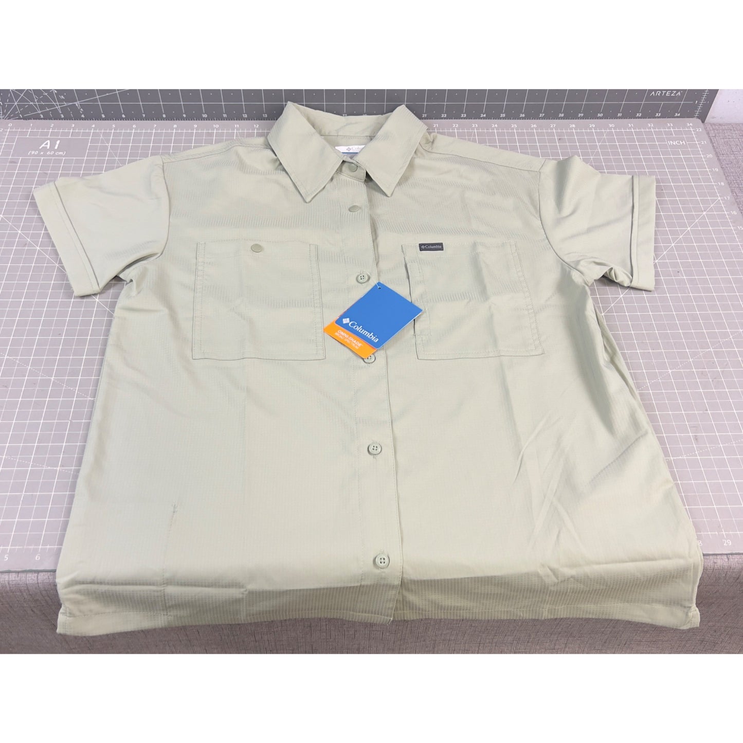 Columbia Women's Sz. M Silver Ridge Omni-Shade Short Sleeve Button Shirt Sage