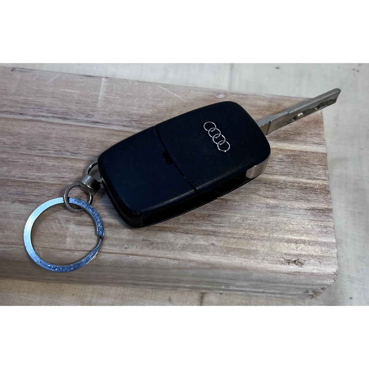 Audi Key Fob Flip Remote Key With Key Ring Holder - Black - Pre-Owned A4 A6