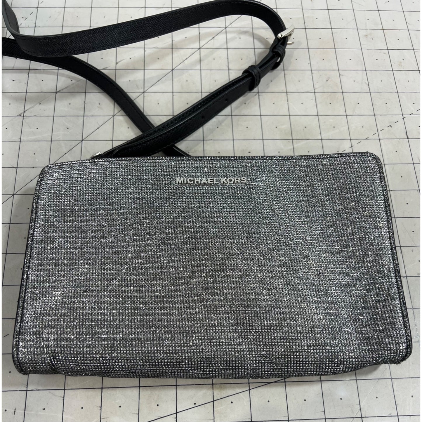 Michael Kors Metallic Silver Black Crossbody Clutch Bag ~~minty~~ Leather