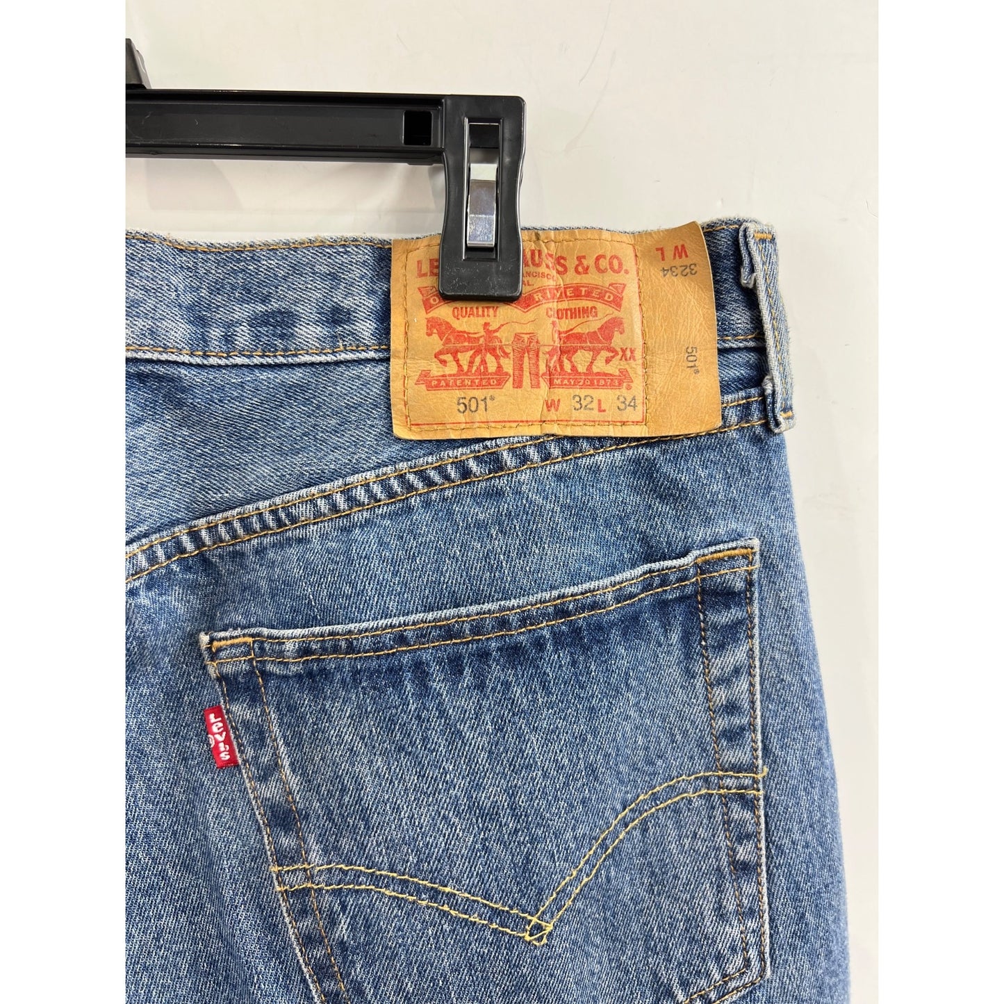 Men’s Levi’s 501 Denim Jeans Mid Blue Wash Straight Leg 32x34 Light Wear