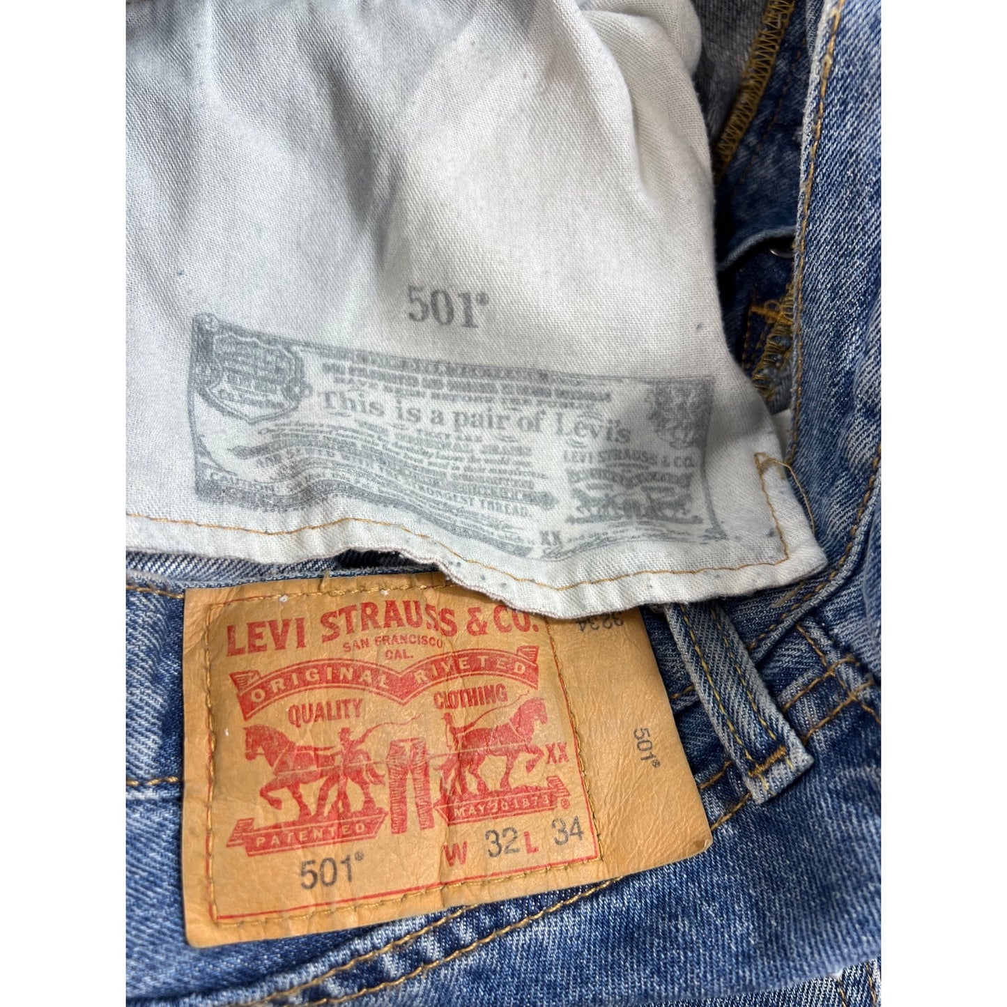 Men’s Levi’s 501 Denim Jeans Mid Blue Wash Straight Leg 32x34 Light Wear